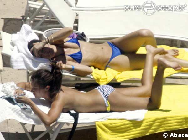 Ashley Tisdale se relaxe à Miami avec ses amis