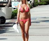 Shauna Sand : une vrai connaisseuse en matière de bikini, elle en a toute une panoplie vu qu'elle vit sous le soleil de Miami toute l'année... Elle a bien raison d'en profiter ! 