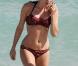 Chloe Sevigny, totalement humide et sexy dans son bikini bordeau à Miami beach ! 