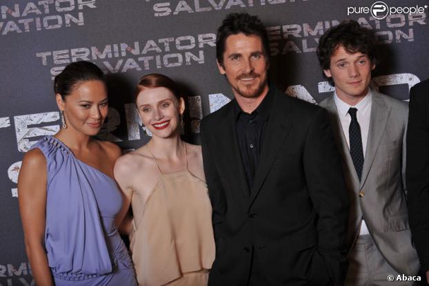 Moon Bloodgood, Bryce Dallas Howard, Christian Bale, Anton Yelchin et McG lors de la première au Grand Rex à Paris de Terminator Renaissance le 28 mai 2009