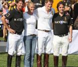 Prince Harry et son équipe participent au match de polo organisé à NYC