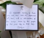 Le Prince Harry en visite officielle à New-York. Vendredi, il a déposé une gerbe de fleurs et un petit mot sur le site Ground Zero 