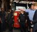 Le Prince Harry en visite officielle à New-York. Passage obligé : la caserne des pompiers qui ont bravé les cendres des attentats du World Trade Center