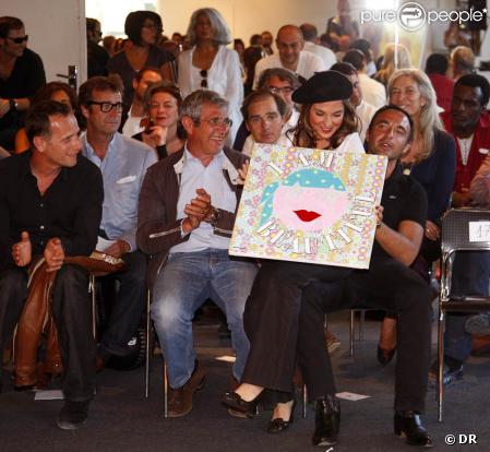 Charles Berling, Michel Boujenah Nikos Aliagas et sa soeur Maria à l'exposition Les Droits de l'Âme de Valeria Attinelli à l'Espace Cardin avant-hier