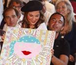 Charles Berling, Michel Boujenah Nikos Aliagas et sa soeur Maria à l'exposition 