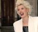 Agyness Deyn figure deux fois dans notre top des looks ! La mini noire et le blaser blanc, elle est parfaite !