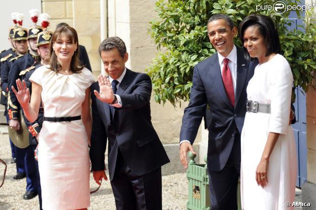 Les Sarkozy et les Obama, chacun tient bien sa femme ! 