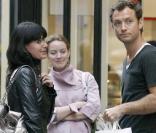 Jude Law en plein séance drague à Londres...