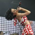 Katy Perry, une mini tenue pour un maxi show... sexy sous toutes les coutures !