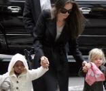 Angie et ses petites princesses Zahara et Shiloh  