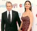 Michael Douglas et sa femme Catherine Zeta-Jones à la soirée AFI Life Achievement hier soir, à Culver City (Californie, hier soir)