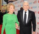 Anne Buydens et son époux Kirk DOuglas à la 37ème soirée AFI, à Los Angeles, hier