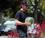 Christian Bale et sa fille Emmaline (Santa Monica, 7 juin 2009)