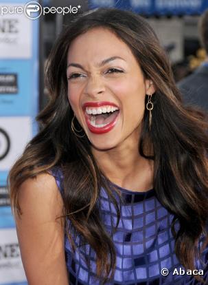 Rosario Dawson, lors de l'avant-première hollywoodienne de "Public Enemies", au Mann's Village Theatre, à Los Angeles, le 23 juin 2009 !