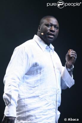 Mouss Diouf en février 2009 lors de son spectacle Naturellement Humain 