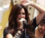 Ashley Tisdale en concert à Los Angeles, hier : pas très classe les poches qui dépassent ! 