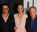 Johnny Depp, Marion Cotillard et Michael Mann, au Gaumont Marignan, à l'occasion de l'avant-première de Public