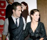 Ryan Reynolds et Sandra Bullock lors de l'avant-première de The Proposal à Londres, le 2 juillet 2009.