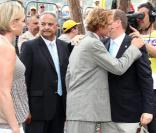 Andrea Casiraghi retrouve son oncle, le Prince Albert lors du coup d'envoi du Tour de France, à Monaco, le 4 juillet 2009