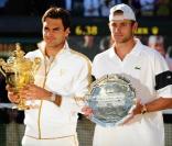 L'immense Roger Federer et son adversaire Andy Roddick, à Wimbledon, le 5 juillet 2009 !