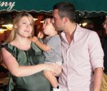 Barbara Berlusconi et son compagnon Giorgio Valaguzza chouchoutent leur fils Alessandro 