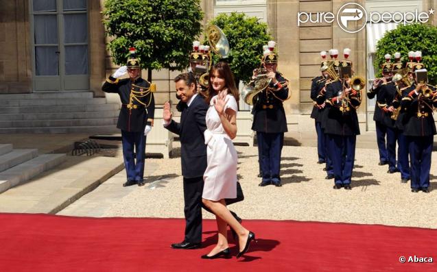 Nicolas Sarkozy et Carla Bruni, lors de la Garden Party à l'Elysée, le 14 juillet 2009 !