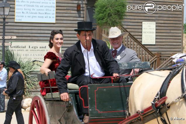 Larry Hagman et Vicky Martin Berrocal lors de l'inauguration du complexe hôtelier Grand Hotel le 14 juillet 2009 à Tarragone en Espagne