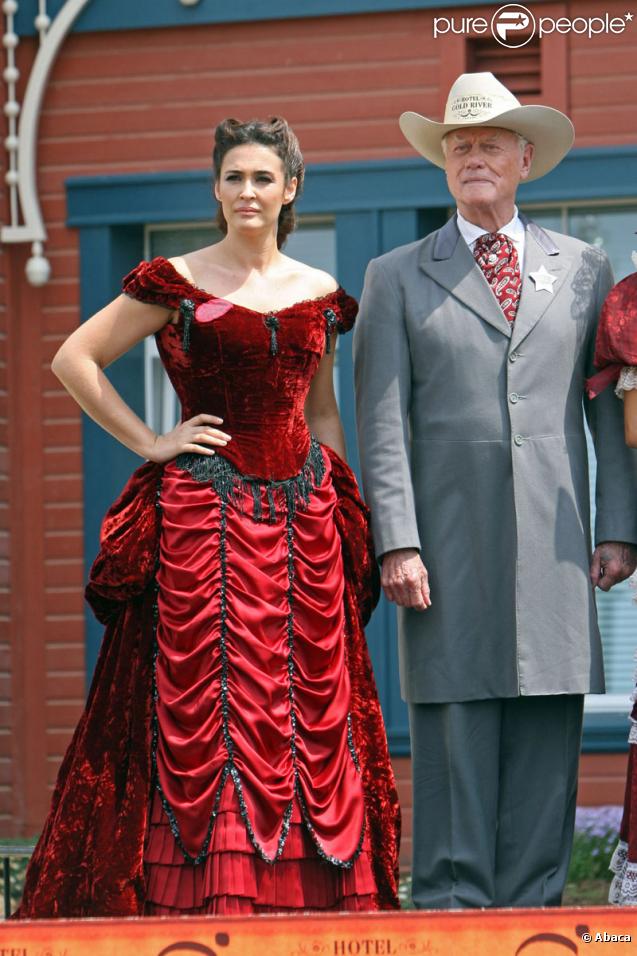 Larry Hagman et Vicky Martin Berrocal lors de l'inauguration du complexe hôtelier Grand Hotel le 14 juillet 2009 à Tarragone en Espagne