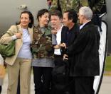 Ingrid Betancourt, sa mère   Yolanda Pulecio et son ex-mari Juan Carlos Lecompte, lors de sa libération, le 2 juillet 208.  