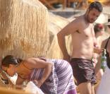 La star hollywoodienne Rosario Dawson et son amoureux, le DJ français Mathieu Schreyer, se la coulent douce lors du 7e Festival Global d'Ischia, en Italie, le 15 juillet 2009 !