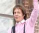 Paul McCartney donnant un concert sur les toits du Ed Sullivan Theater à New York pour le David Letterman Show le 15 juillet 2009