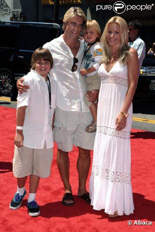 Gena Lee Nolin en famille, lors de l'avant-première de  Mission-G , au El Capitan Theatre d'Hollywood, à Los Angeles, le 19 juillet 2009 !