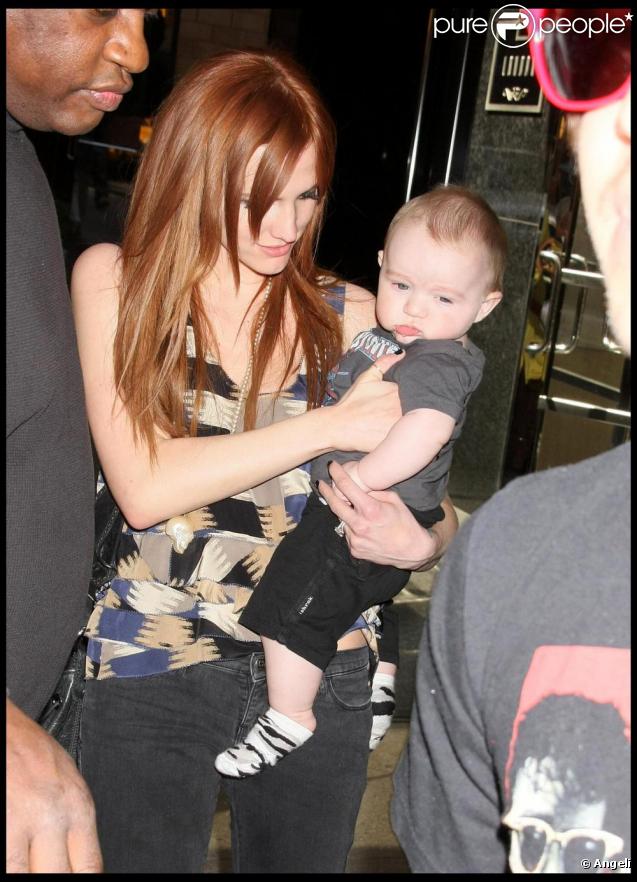 Ashlee Simpson, ici avec Bronx, le fils qu'elle a eu avec Pete Wentz  