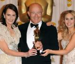 La famille d'Heath Ledger (sa mère, son père et sa soeur) accepte l'Oscar en l'honneur de leur amour disparu 