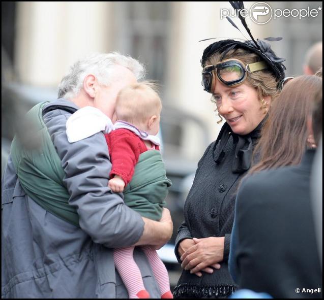 Emma Thompson sur le tournage de Nanny McPhee 2, à Londres. Juillet 2009