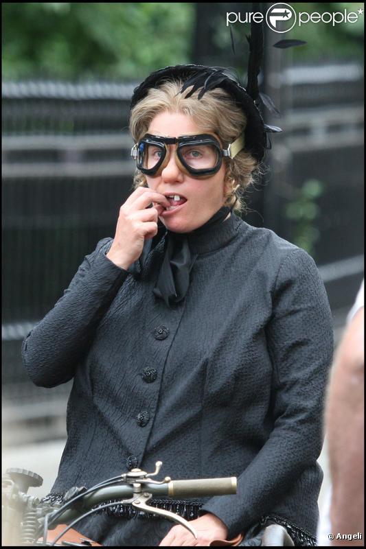 Emma Thompson sur le tournage de Nanny McPhee 2, à Londres. Juillet 2009