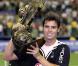 Le beau Yoann Gourcuff... brandit le premier trophée de la saison pour les Girondins !
