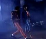 Capture d'écran du clip Thriller avec Michael Jackson et Ola Ray