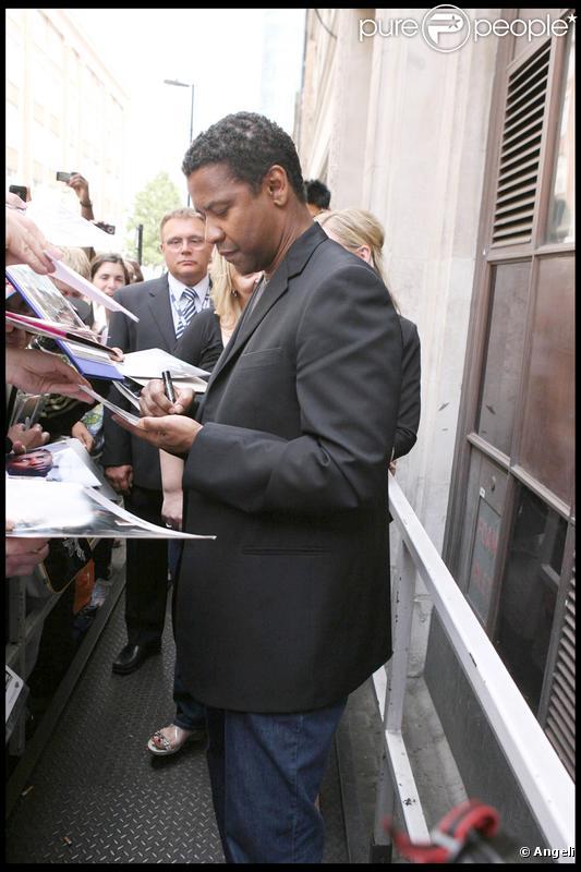 Denzel Washington en promotion à Londres le 22 juillet 2009 pour le film L'Attaque du métro 123 