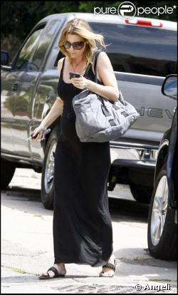 Ellen Pompeo, enceinte, n'affiche toujours aucun sourire !