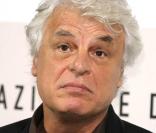 Michele Placido était sur scène avec Catherine Deneuve, lorsqu'elle s'est fait ouvertement siffler lors d'un spectacle en Toscane, le 5 août 2009 !