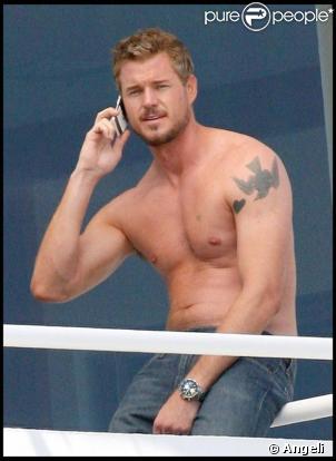 Eric Dane se détend à Malibu et nous dévoile son corps de rêve. 06/08/09
