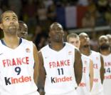 Tony Parker revient en équipe de France pour la fin des repêchages pour l'Euro 2009, tandis que son club de l'ASVEL fait venir son frère TJ comme dernière recrue !