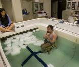 Wim Hof, surnommé l'homme de glace, vit sans craindre le froid extrême !
