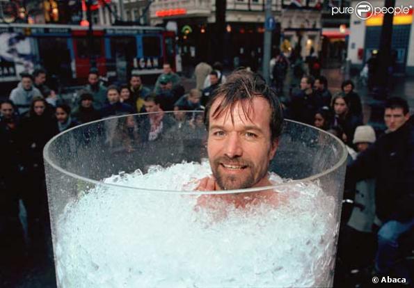 Wim Hof, surnommé l'homme de glace, vit sans craindre le froid extrême !
