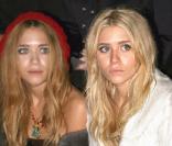 Ashley et Mary-Kate Olsen. Les jumelles les plus connues du monde sont accros à la mode.  Leur marque the Row, a reçu un acceuil très chaleureux ! 