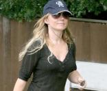 Geri Halliwell fait sa marche quotidienne et est aux anges ! 12/08/09
