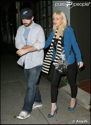 Sortie au restaurant Osteria Mozza pour Christina Aguilera et son mari Jordan Bratman, le 15 août 2009