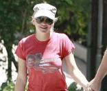 La craquante Anna Faris, en mode jogging avec son mari Chris Pratt et leur chien Bonzo, à Los Angeles, en août 2009 !