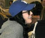 Katy Perry et son chéri à l'aéroport de Melbourne, en août 2009 !